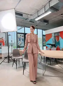 Huyen Lizzie Wows with Stunning Office Style: The Secret to Elegant Dressing Every Woman Should Learn! - image 10