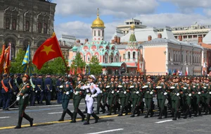 Vietnam's Distinguished Presence: Impressive Scenes from the International Military Parade at Red Square - image 12