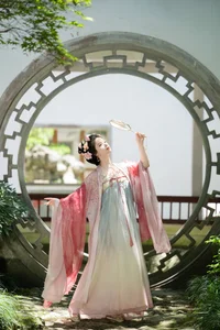 YiTuYu Art Language Vol.7162: Featuring the Elegant Xi Gua Portrait Series - image 6