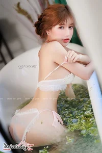 Exploring Modern Bold Fashion: A Deep Dive into Aesthetic Lingerie Photography Trends - image 13