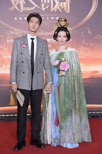 Li Ziqi Captivates with Traditional Mother-of-Pearl Inlay Dress on the Red Carpet - image 5