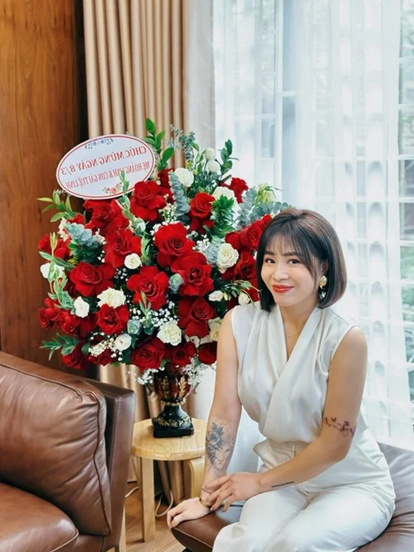 MC Hoang Linh: A Journey Through Style Evolution and Professional Confidence in Television