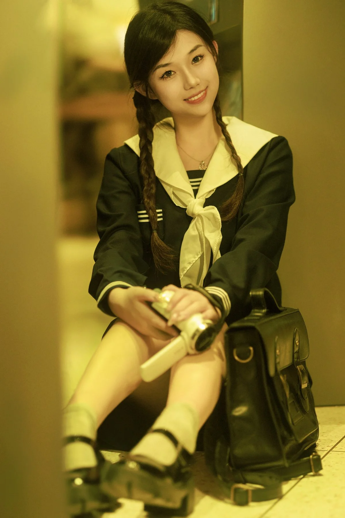 Youthful Elegance in YiTuYu Art Language Vol.5253 Featuring Pei Tong Xue