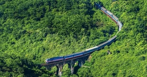 Why the Hue-Da Nang Heritage Train is Captivating Travelers Worldwide - image 1