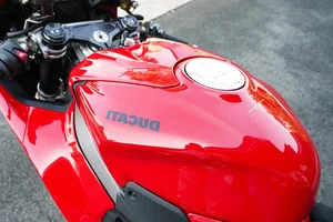 Ducati Panigale V4 2025 Arrives in Vietnam: The Ultimate Fusion of Speed and Italian Artistry - image 4