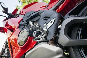 Ducati Panigale V4 2025 Arrives in Vietnam: The Ultimate Fusion of Speed and Italian Artistry - image 0