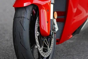 Ducati Panigale V4 2025 Arrives in Vietnam: The Ultimate Fusion of Speed and Italian Artistry - image 6