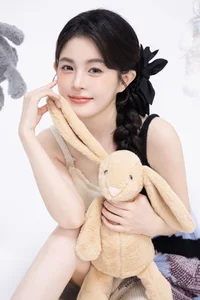 YiTuYu Art Language Vol.7627 Luo Xin Xin: A Journey into Conceptual Portraiture - image 0
