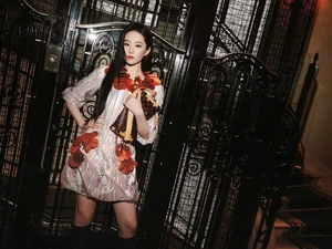 Liu Yifei Stuns in Dramatic Emerald Green Gown and Luxury High Jewelry: Red Carpet Fashion Inspiration and Global Celebrity Style Trends - image 7