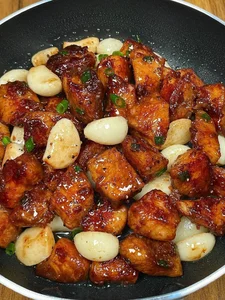 12 Hearty Comfort Food Dishes Perfect for Chilly Weather and Family Dinners - image 2