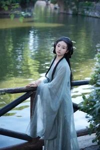Modern Elegance in YiTuYu Art Language Vol.10273 Featuring Qing Qing - image 1