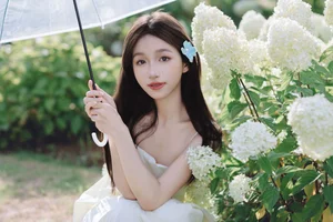 Elegant Visuals in YiTuYu Art Language Vol.7469 with Model Yu Er - image 25