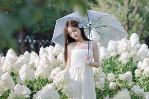 Elegant Visuals in YiTuYu Art Language Vol.7469 with Model Yu Er - image 0