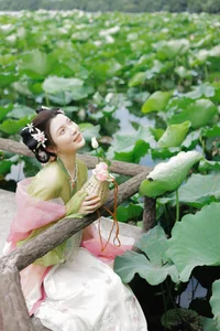 Captivating Visuals from YiTuYu Art Language Vol.5717 Li Yue Art Gallery - image 0