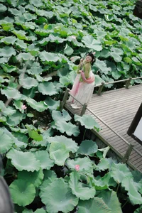 Captivating Visuals from YiTuYu Art Language Vol.5717 Li Yue Art Gallery - image 2