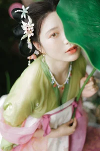 Captivating Visuals from YiTuYu Art Language Vol.5717 Li Yue Art Gallery - image 5