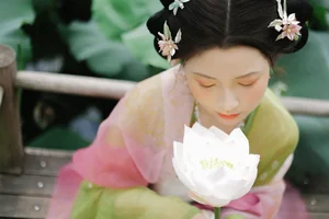 Captivating Visuals from YiTuYu Art Language Vol.5717 Li Yue Art Gallery - image 28