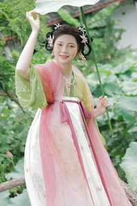 Captivating Visuals from YiTuYu Art Language Vol.5717 Li Yue Art Gallery - image 18