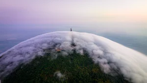 Ba Den Mountain Pilgrimage: Thousands Gather for New Year Blessings - image 1