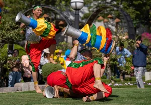 Ba Den Mountain Pilgrimage: Thousands Gather for New Year Blessings - image 10