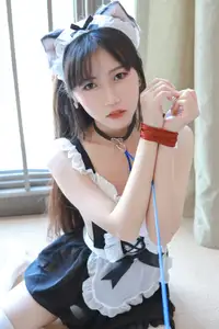 Coser Bu Dai Mao: Sweet Little Maid Cosplay – Captivating Beauty Unveiled - image 1