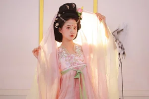 Elegant Portraiture: Exploring YiTuYu Art Language Vol.4711 Featuring You Er Bai Bai - image 0