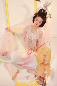 Elegant Portraiture: Exploring YiTuYu Art Language Vol.4711 Featuring You Er Bai Bai - image 1