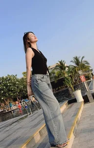 Chic Maternity Style: Dong Nhi's Elegant Fashion Journey During Her Second Pregnancy - image 12