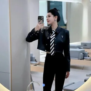 Inner Mongolia’s Famous 'Office Goddess' Stuns Fans with Incredible Fitness Transformation and Curvy Silhouette - image 2