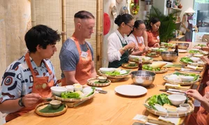 Authentic Vietnamese Cooking Classes: Learning Banh Xeo and Bo La Lot in Saigon - image 1