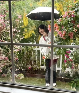 Dreamy Garden Inspiration: A Tour of Artist Hong Dao’s Picturesque Home and Floral Paradise - image 10
