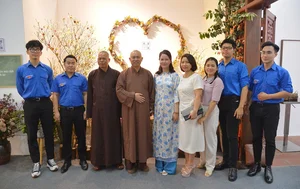 Vietnamese Lotus Art 2023: Celebrating Spiritual Beauty and Buddhist Values - image 1