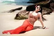 View Van Tiny: Ex-Hot Girl Shines as a Radiant Mermaid on Bali Beach - image 7