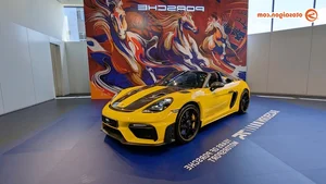 Porsche 718 Spyder RS in Racing Yellow: A 15 Billion VND Masterpiece of Pure Performance and Design - image 11