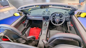 Porsche 718 Spyder RS in Racing Yellow: A 15 Billion VND Masterpiece of Pure Performance and Design - image 20