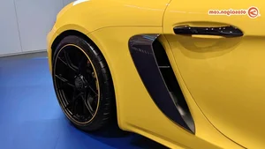 Porsche 718 Spyder RS in Racing Yellow: A 15 Billion VND Masterpiece of Pure Performance and Design - image 25