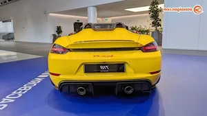 Porsche 718 Spyder RS in Racing Yellow: A 15 Billion VND Masterpiece of Pure Performance and Design - image 19