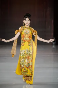 Thai Stars Embrace Vietnamese Tradition: Stunning Beauties in Elegant Ao Dai Fashion - image 1