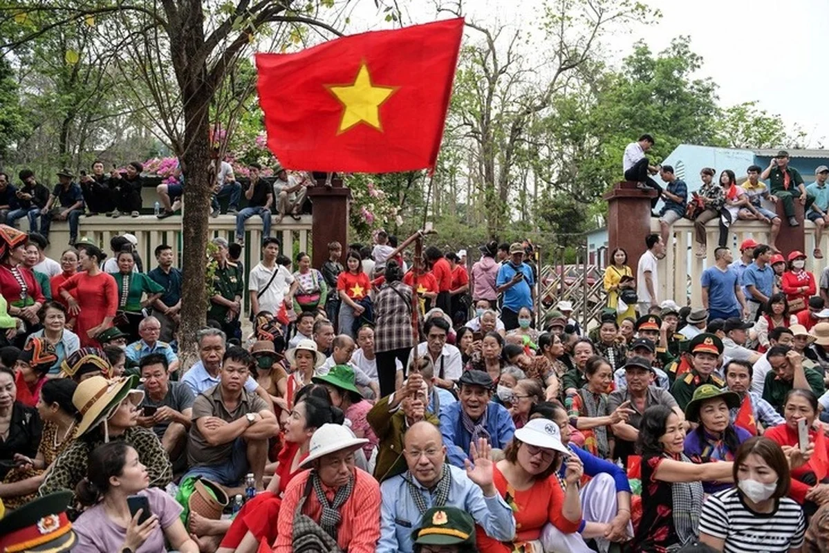 Stunning Beauty of the Youth Representative at the 70th Anniversary of Dien Bien Phu Victory