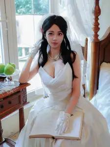 Zhu Zhu Molly: Impressive Debut in a Pristine White Wedding Gown | XiuRen - image 11