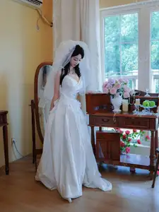 Zhu Zhu Molly: Impressive Debut in a Pristine White Wedding Gown | XiuRen - image 12