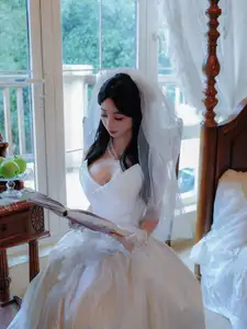 Zhu Zhu Molly: Impressive Debut in a Pristine White Wedding Gown | XiuRen - image 19