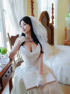 Zhu Zhu Molly: Impressive Debut in a Pristine White Wedding Gown | XiuRen - image 23