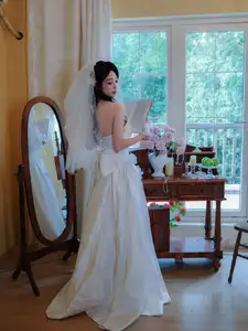 Zhu Zhu Molly: Impressive Debut in a Pristine White Wedding Gown | XiuRen - image 24