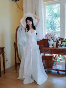 Zhu Zhu Molly: Impressive Debut in a Pristine White Wedding Gown | XiuRen - image 10