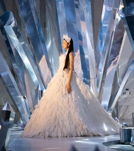 Lo Lem's Viral Fashion Runway Debut: The Rising Star Captivating Social Media in Vietnam - image 0