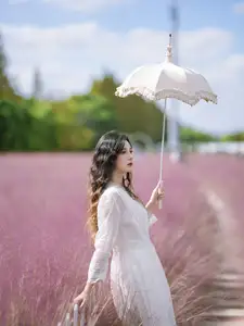 Enyyyn's Dreamy Escape in a Pink Grass Field – YiTuYu Vol.8630 - image 8