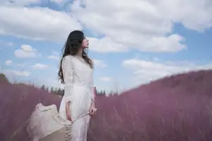 Enyyyn's Dreamy Escape in a Pink Grass Field – YiTuYu Vol.8630 - image 9