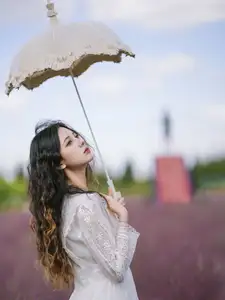 Enyyyn's Dreamy Escape in a Pink Grass Field – YiTuYu Vol.8630 - image 4