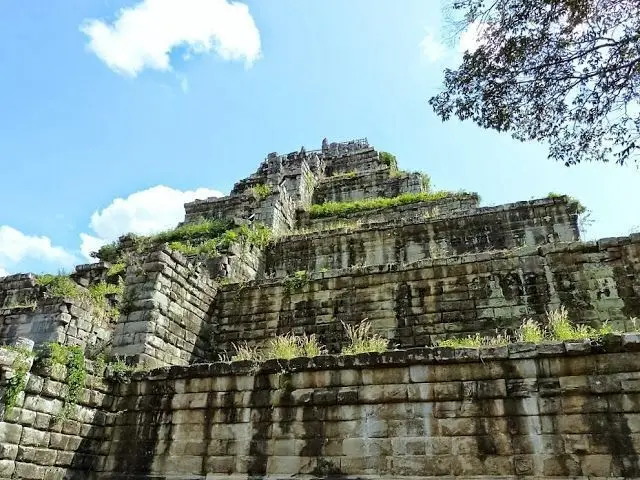 Discover Koh Ker Pyramid: Unique Ancient Khmer Empire Legacy